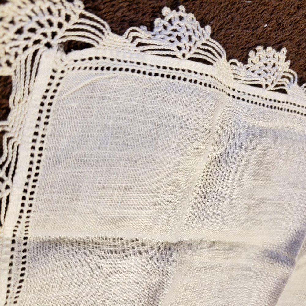 Vintage Women's Lace Edge Handkerchief Hankie Cotton Linen Blend - Picture 2 of 5